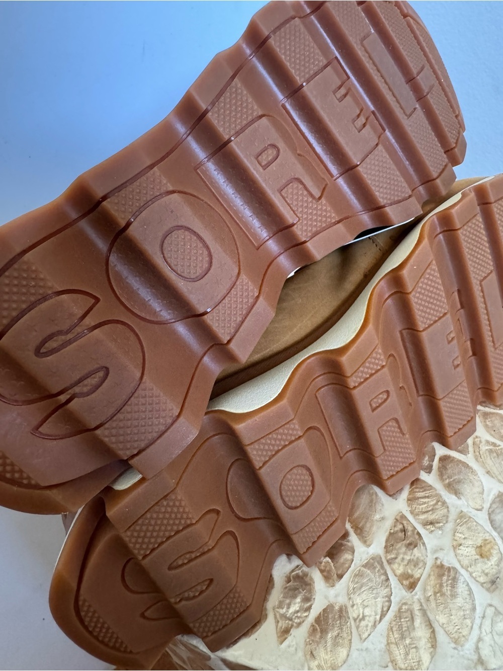 NWT Sorel Caribou Waterproof Camel Brown Sneakers size 8.5 - Picture 12 of 12